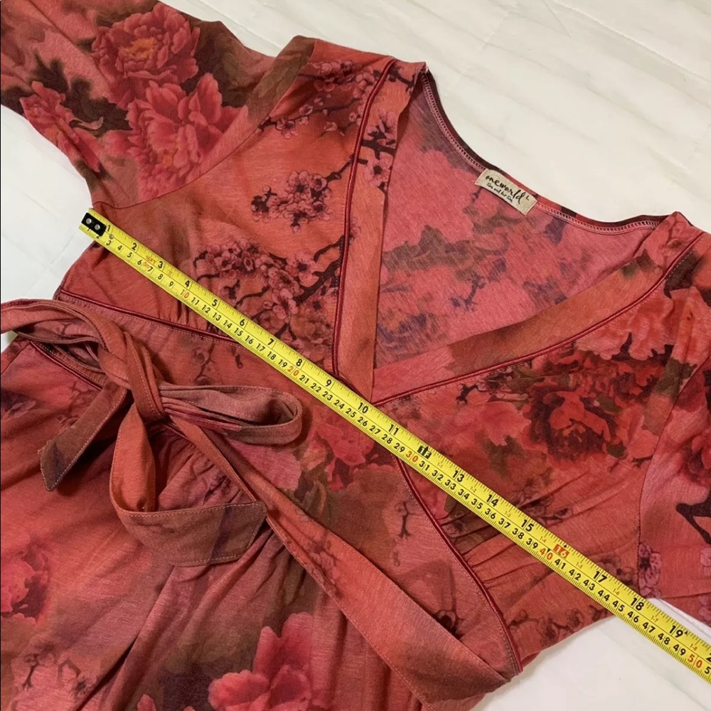 Oneworld Red Floral Tied Top Size Large - Picture 8 of 8